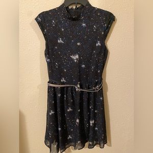 Star Wars dress, size M. Comes with a silver belt.